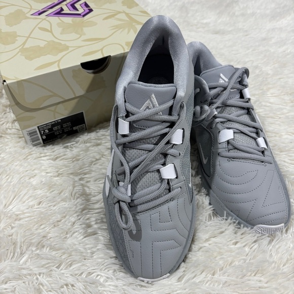 Nike Zoom Freak 5 TB Low Wolf Grey (DZ2946-002) basketball shoes NEW 7.5M 9W - Picture 2 of 13
